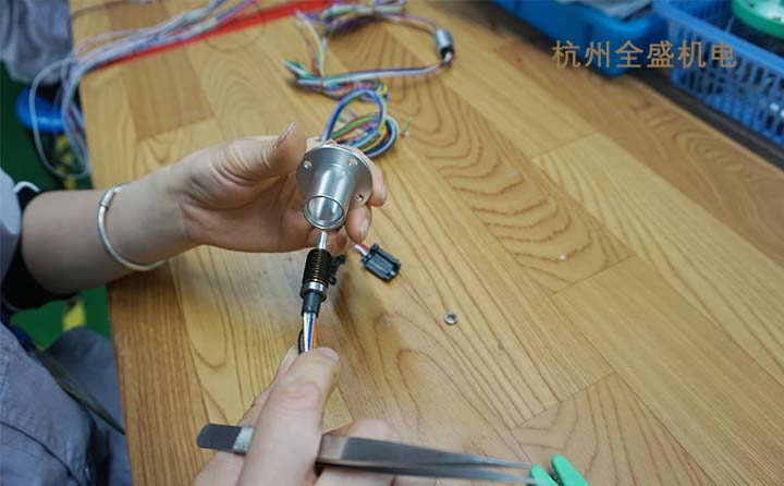 什么是滑環(huán)？導(dǎo)電滑環(huán)分類